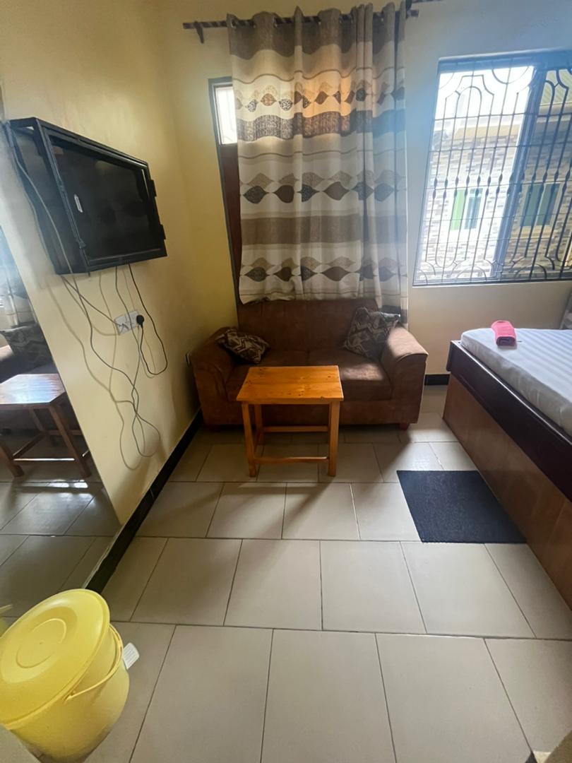 ROOM 04